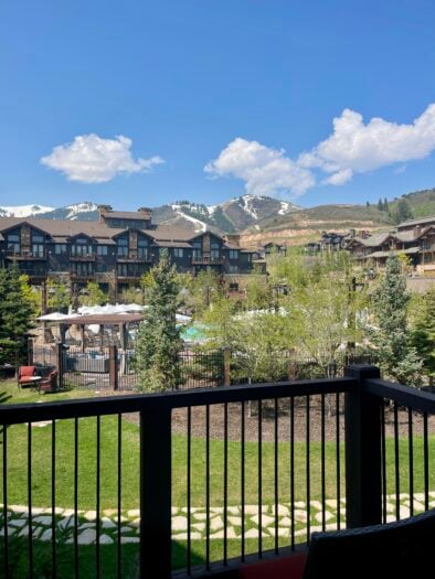 In this Waldorf Astoria Park City Review, I’m sharing all about Waldorf Astoria Park City Rooms, Dining, Spa, Parking, and Amenities.