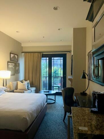 In this Waldorf Astoria Park City Review, I’m sharing all about Waldorf Astoria Park City Rooms, Dining, Spa, Parking, and Amenities.
