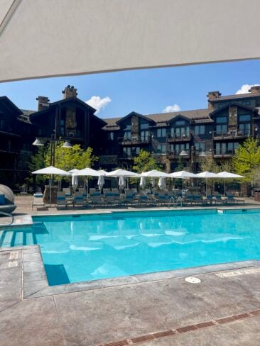 In this Waldorf Astoria Park City Review, I’m sharing all about Waldorf Astoria Park City Rooms, Dining, Spa, Parking, and Amenities.
