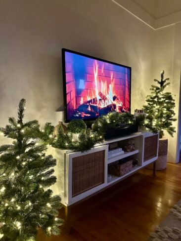 King of Christmas garland review and King of Christmas discount code.
